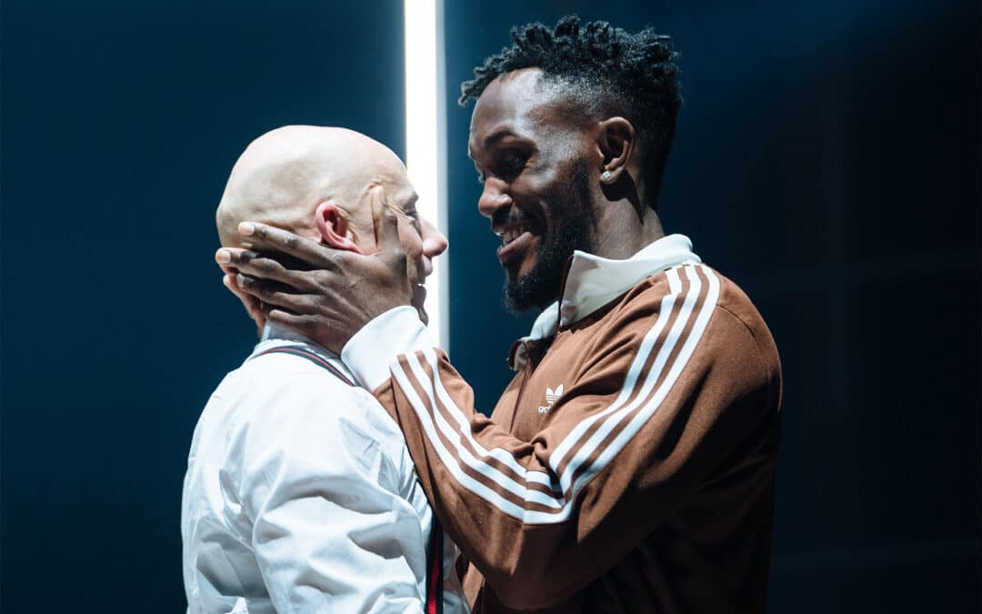 Edward II (RSC) Review – Daggett and Evans’ bloodsoaked battle royale thrills